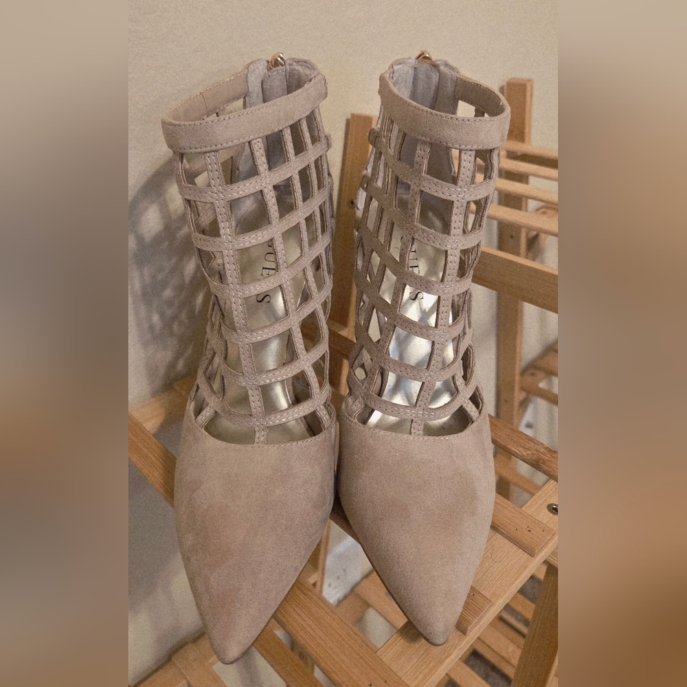 GUESS Lattice Pointed Toe Heeled Booties - Picture 2 of 7
